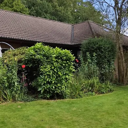 Grosses Haus Mit Garten, Schnelles W-lan, Ruhige Lage Σπίτι διακοπών *