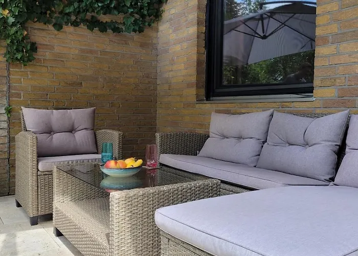 Grosses Haus Mit Garten, Schnelles W-lan, Ruhige Lage * Rastede